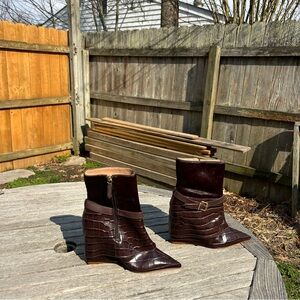 NWOB Schutz Jorian‎ Womens Brown Crocodile Embossed Leather Wedge Bootie Size 10